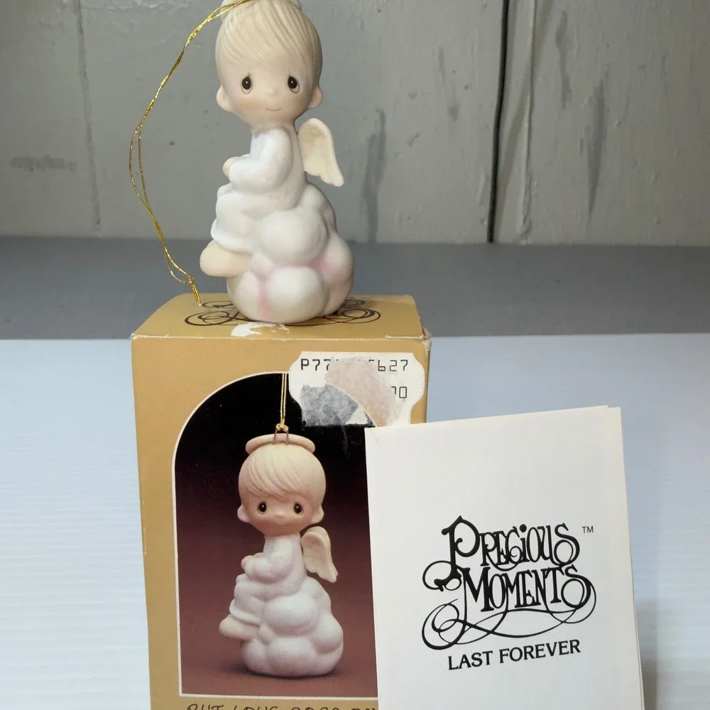 VTG Precious Moments 1980 But Love Goes On Forever Angel Cloud Ornament 1980 Box